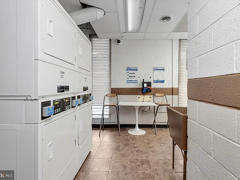 4520 King St #601 — Photo 35