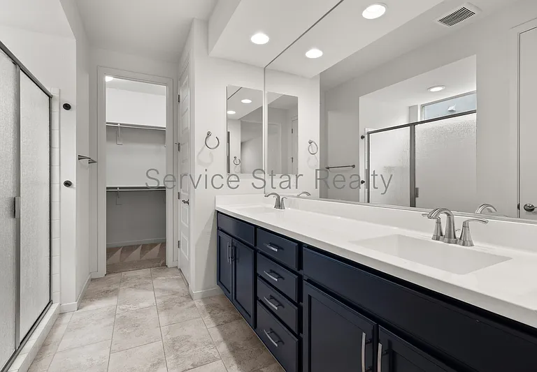 3407 E Louise Dr — Photo 22