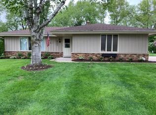 822 Buckingham Cir, Hartland, WI 53029