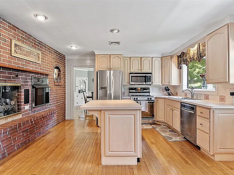 1st image of 15 Juniper Rd