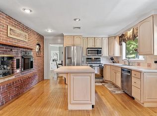15 Juniper Rd, Fitchburg, MA 01420