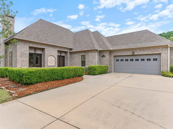 143 Courts Ln, Little Rock, AR 72223