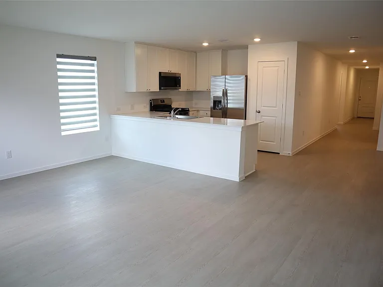 216 Lantana Ln — Photo 15