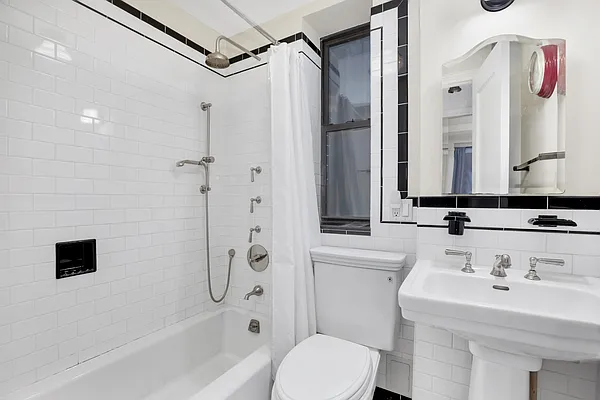 Rented by Douglas Elliman | media 15