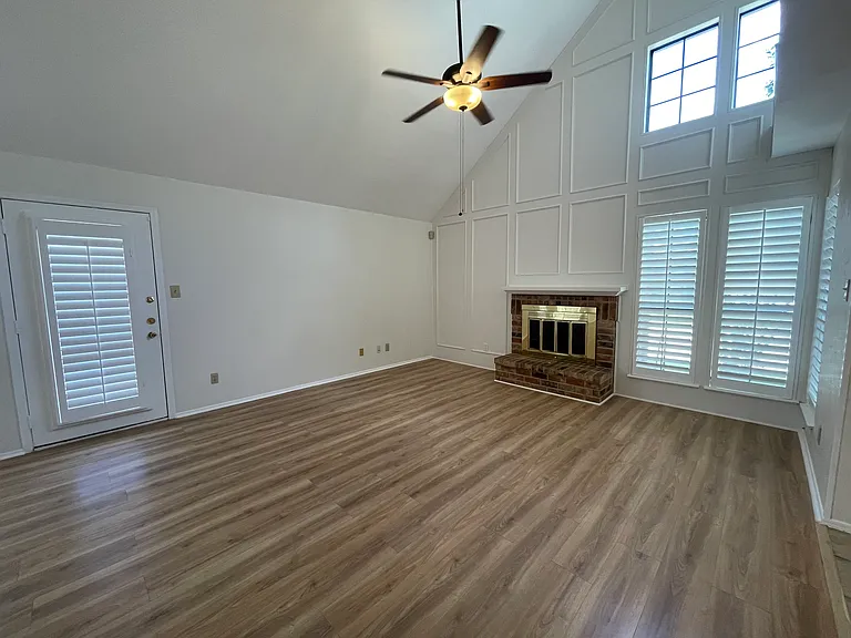 4400 Odessa Dr — Photo 4