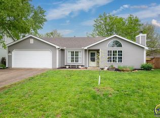 2732 S Bluestem Ct, Lawrence, KS 66047