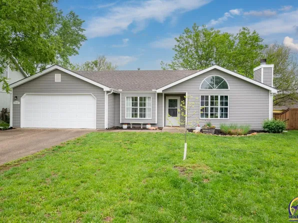 2732 S Bluestem Ct, Lawrence, KS 66047