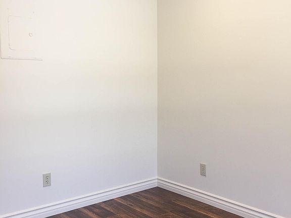 2nd image of 870 1/2 Hilldale Ave APT 4