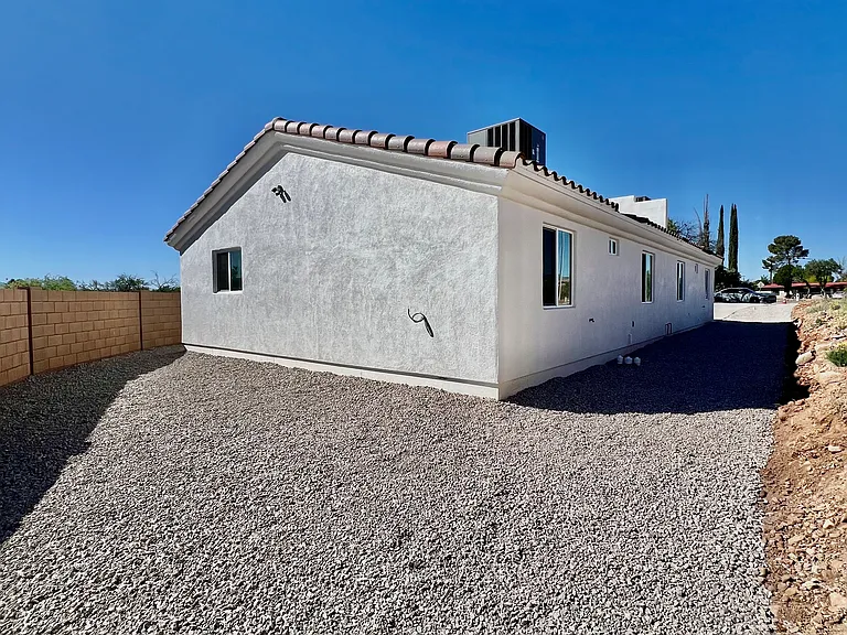 418 Flor Ct #1 — Photo 12