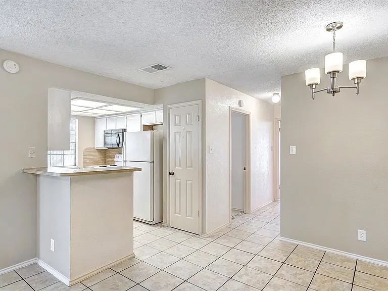 8704 Clearbrook Trl #A — Photo 11