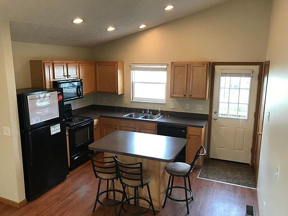 2nd image of 1446 Willow View Dr