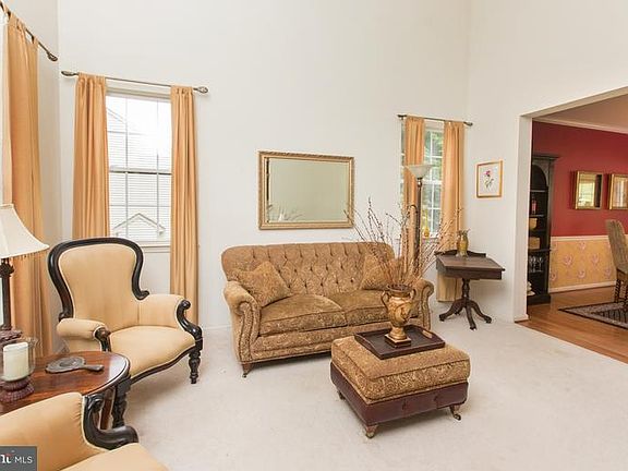 4th image of 20 White Woods Ln