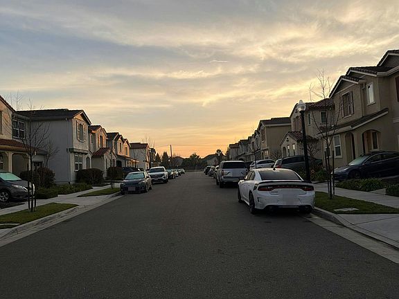 4th image of 2462 Laurel Clark Ave