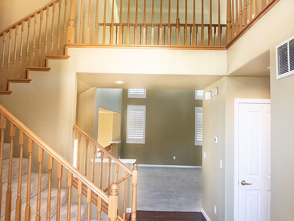 4th image of 15 Parkridge Cir