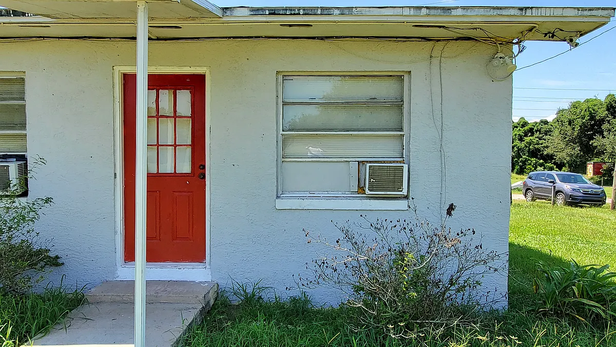 Building Photo - 1002 Daniels St #5