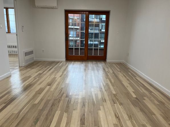 27-10 Astoria Blvd #4B