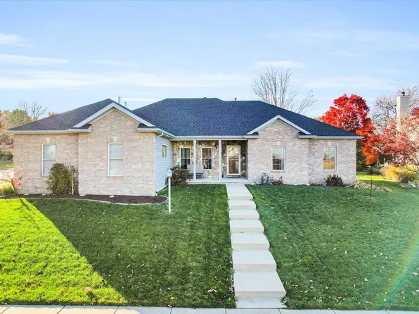 2031 S Falcon Ct, Urbana, IL 61802