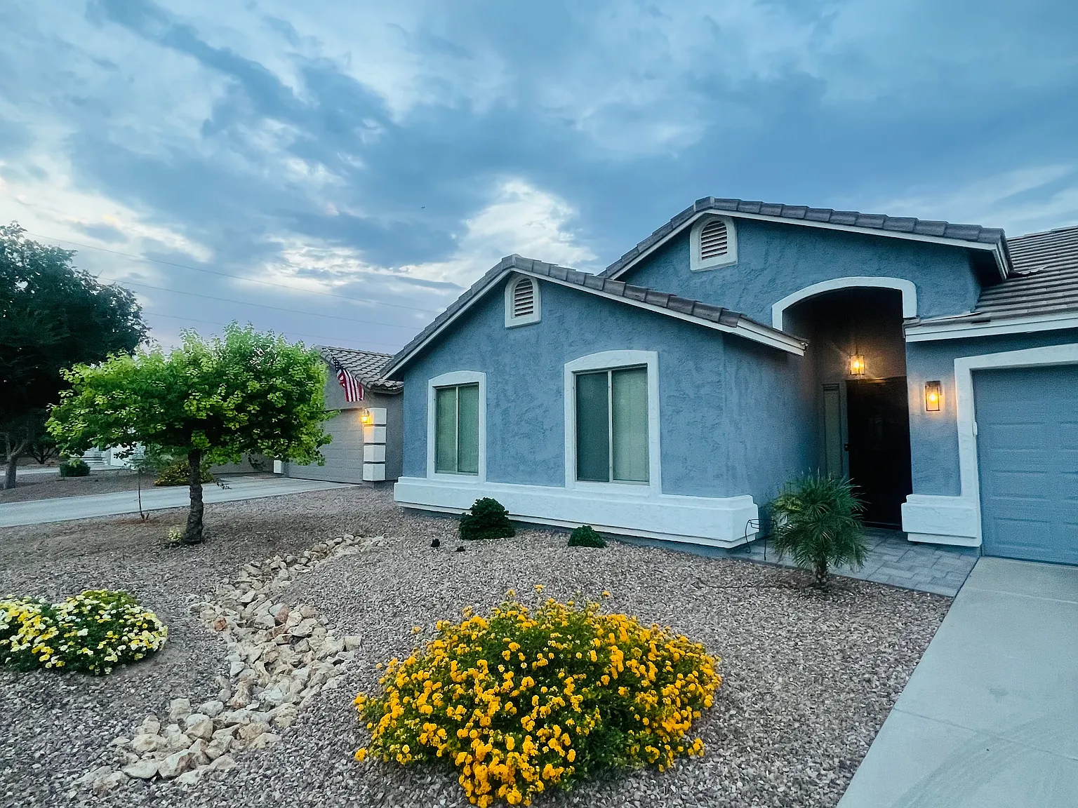 3 bed, 1272 sqft, $2,400 — Photo 1