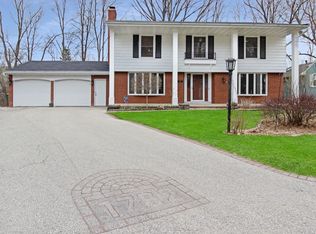 1762 Carriage Ct, Green Bay, WI 54304