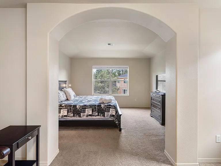 676 SE Gleneden Pl — Photo 20