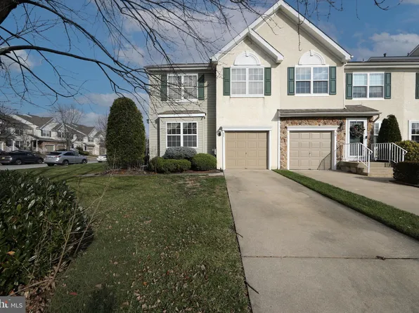 32 Hearthstone Ln, Marlton, NJ 08053