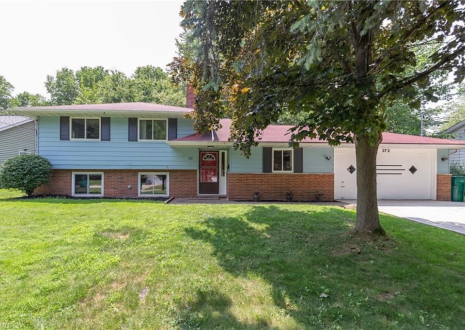 1st image of 372 Royal Oak Blvd