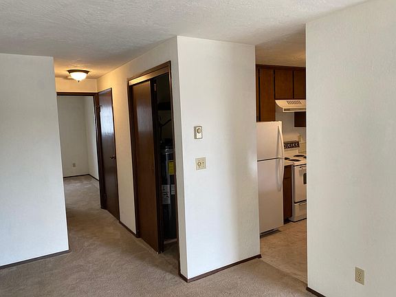 4th image of 1023 E 2nd St
