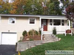 19 Forester Ct, Northport, NY 11768