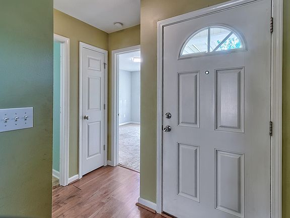 4th image of 411 Moet Dr