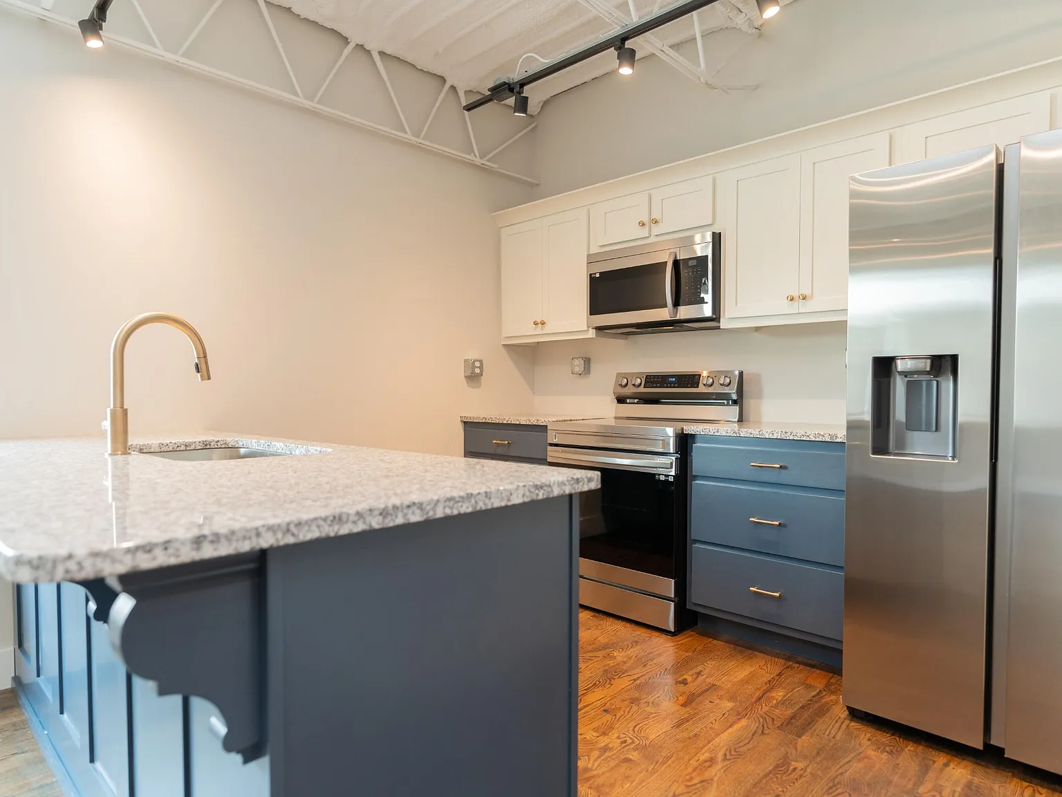1 bed, 1.0 bath, 900 sqft, $1,675 — Photo 4