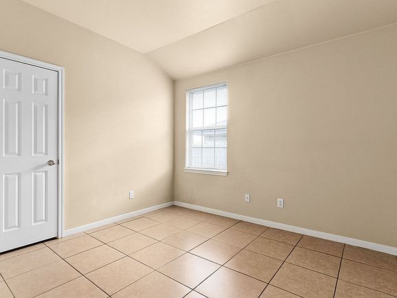 5th image of 1203 Cavalry Ln #B