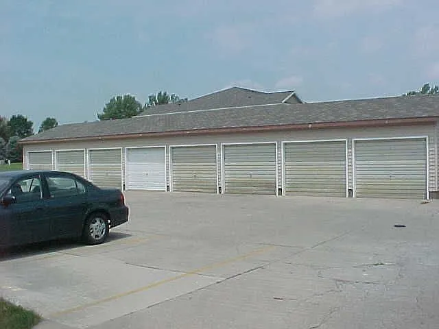 221 Brookeridge Apartments — Photo 7