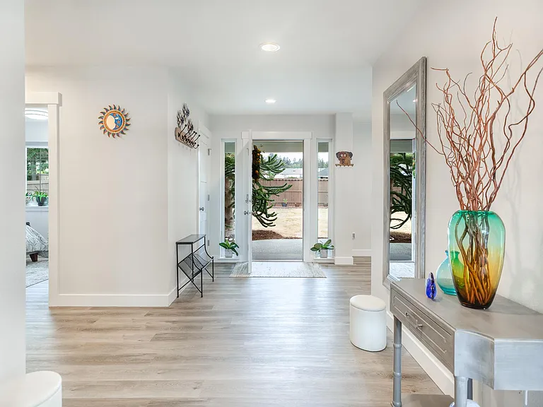 1517 SE Camano Dr — Photo 6