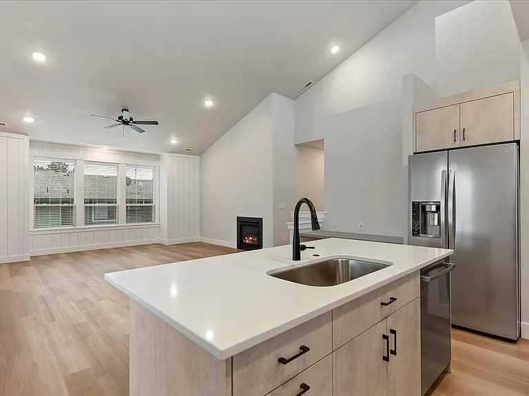 Bradbury Luxury Townhomes — Photo 6