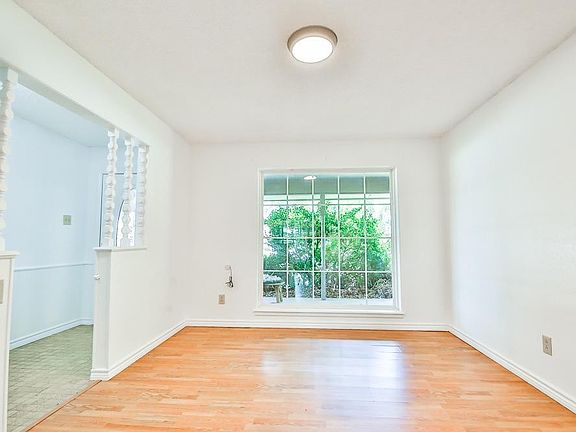 3rd image of 223 Sandalwood Ln