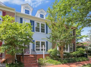 2116 N Tazewell Ct, Arlington, VA 22207