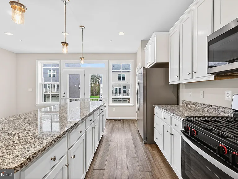 1017 Flester Ln — Photo 11