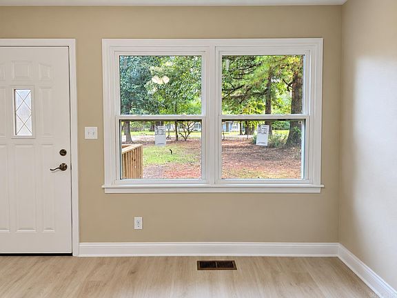 4th image of 1265 W Court St