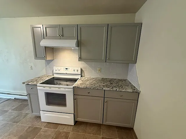 1004 Castlerock Dr — Photo 6