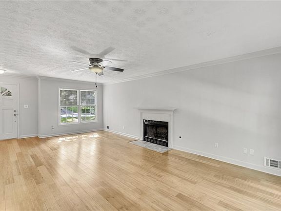 4th image of 1039 Plantation Blvd SE