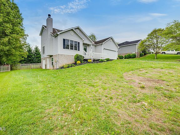 2nd image of 4120 Bradford Ln