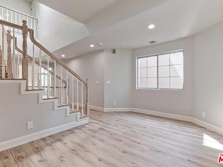 11603 Mississippi Ave — Photo 25