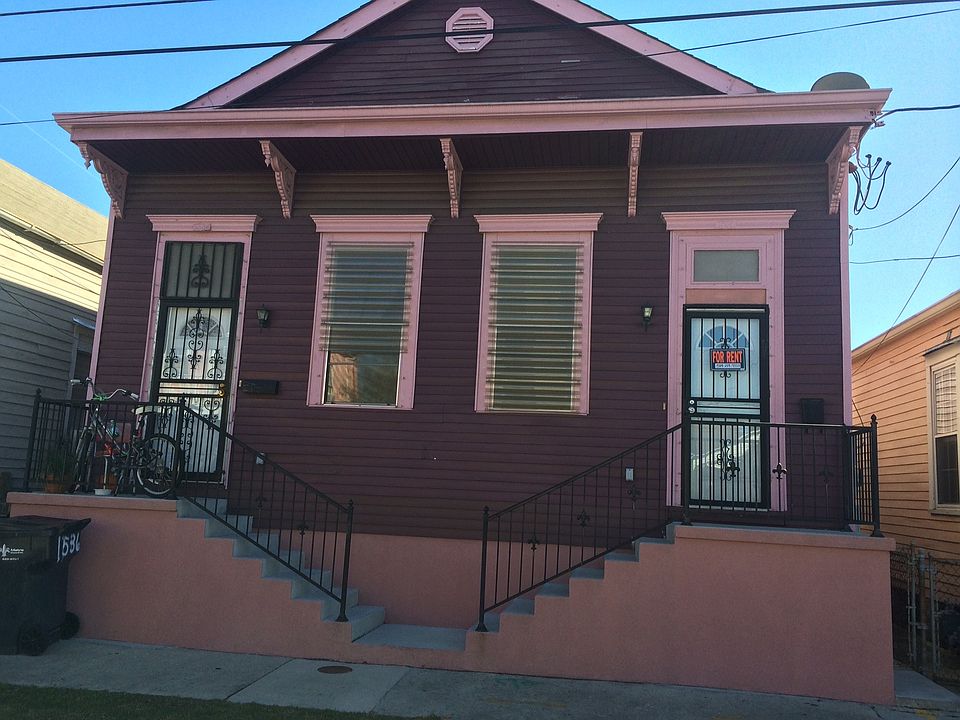 Beautiful "eggplant" color....classic New Orleans!