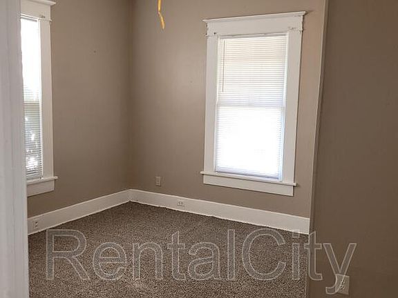 4th image of 636 Cherry St