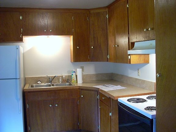 3rd image of 8420 59th Ave SW