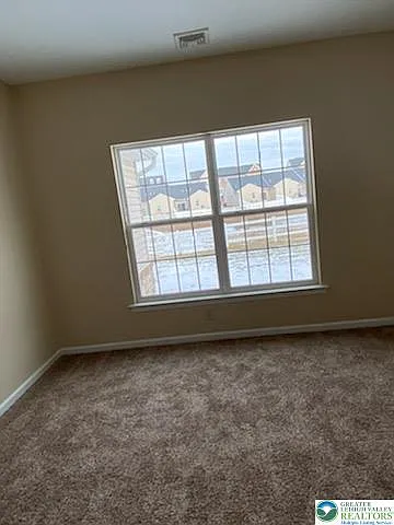 251 Huntington Ln — Photo 9