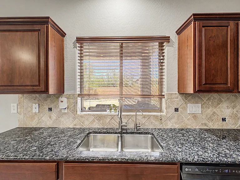 29752 W Amelia Ave — Photo 14