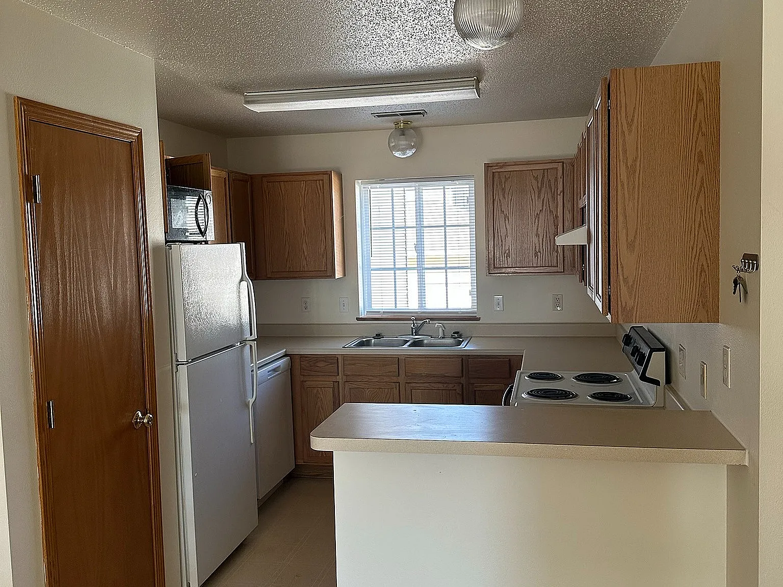 Magnolia Lane — Photo 2