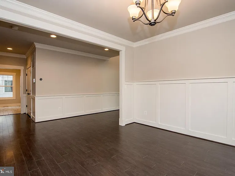6928 Regent Ln — Photo 12