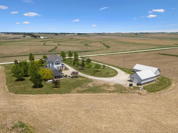 11796 120th St, Postville, IA 52162